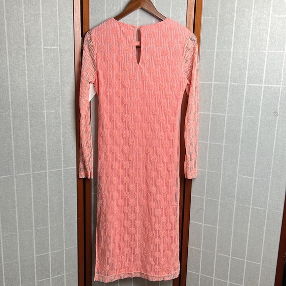 BB Dakota Steve Madden Twist Neckline Lace amici Dress Coral NWT - Picture 4 of 9